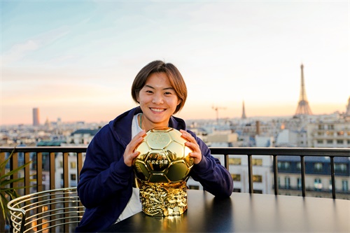 2018中国金球奖，米卢卡卡携手FIFA品类电竞传递快乐足球文化