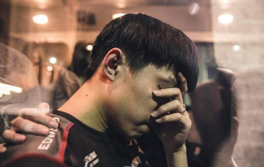 LPL百大经典战役：保级皇帝五杀大嘴，小花生与厂长经典对决！